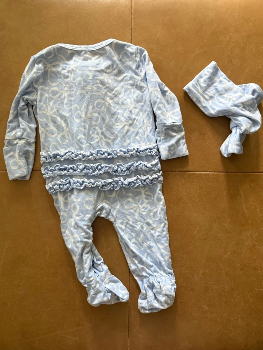 💚$25 FLASH SALE💚Caden Lane Viscose Bamboo Footie and Bow Newborn